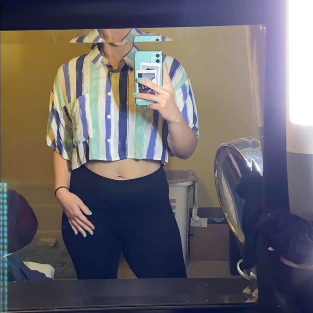 Cropped button up